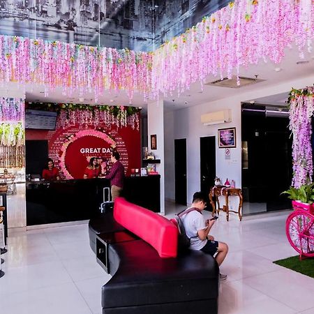 G Suites Hotel By Amithya Surabaia Exterior foto