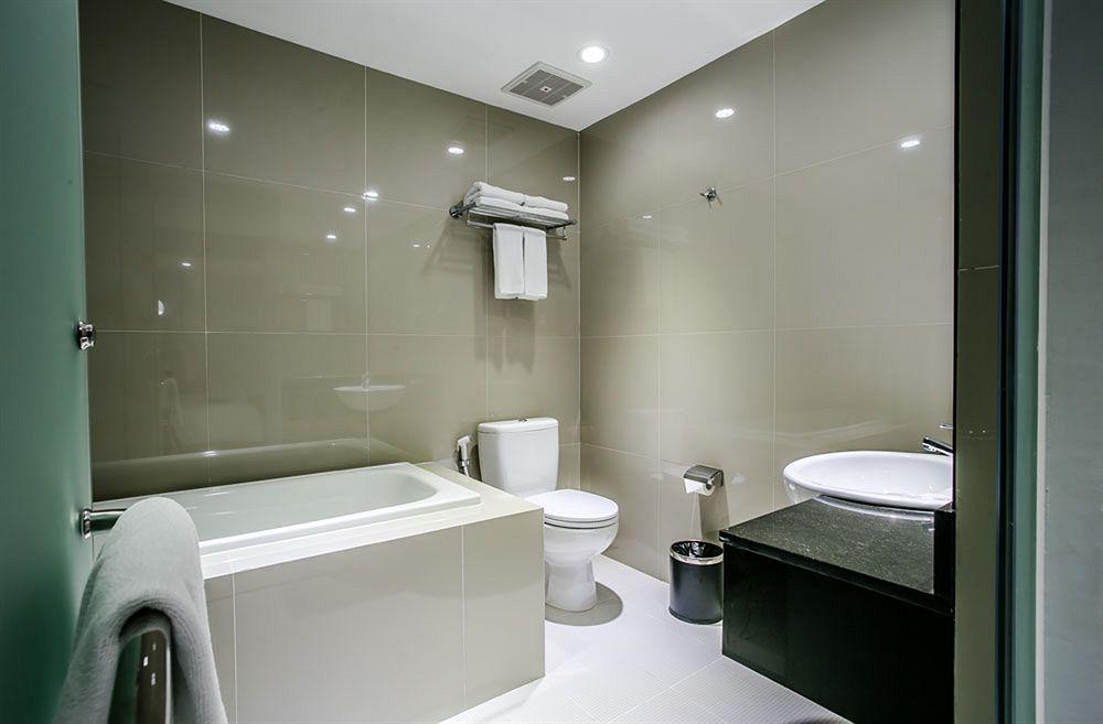 G Suites Hotel By Amithya Surabaia Exterior foto
